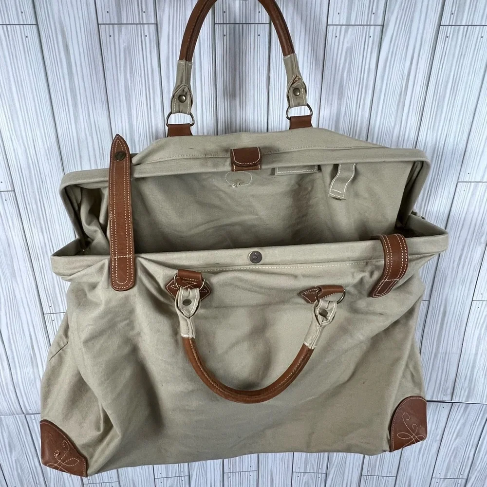Vintage Liz Claiborne Hard Closure Travel Duffle
